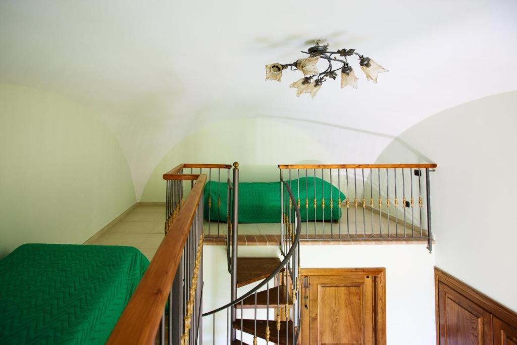 مبيت وإفطار ماسّا لوبْرينسِ Relais Il Pennino المظهر الخارجي الصورة