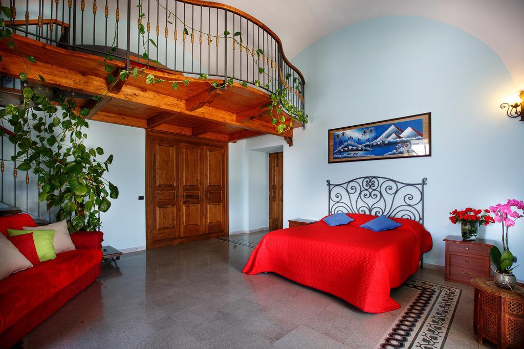 مبيت وإفطار ماسّا لوبْرينسِ Relais Il Pennino المظهر الخارجي الصورة