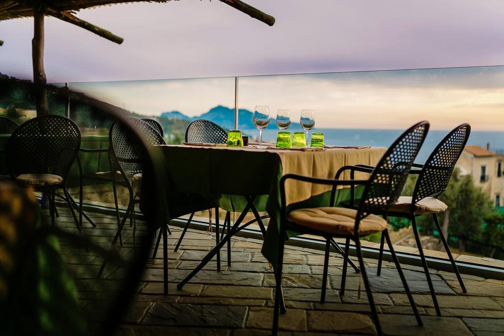 مبيت وإفطار ماسّا لوبْرينسِ Relais Il Pennino المظهر الخارجي الصورة