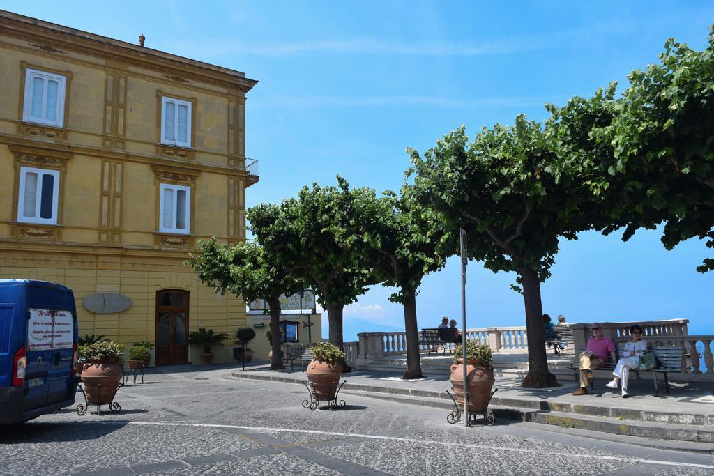 مبيت وإفطار ماسّا لوبْرينسِ Relais Il Pennino المظهر الخارجي الصورة