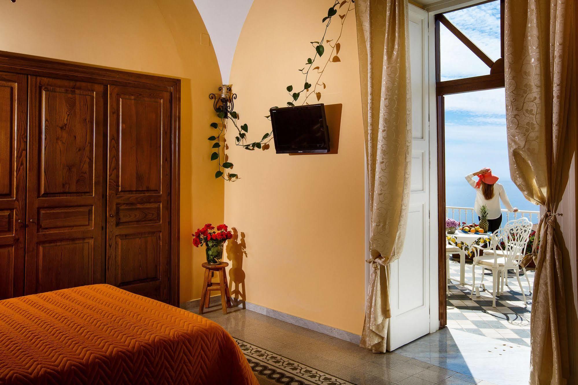 مبيت وإفطار ماسّا لوبْرينسِ Relais Il Pennino المظهر الخارجي الصورة