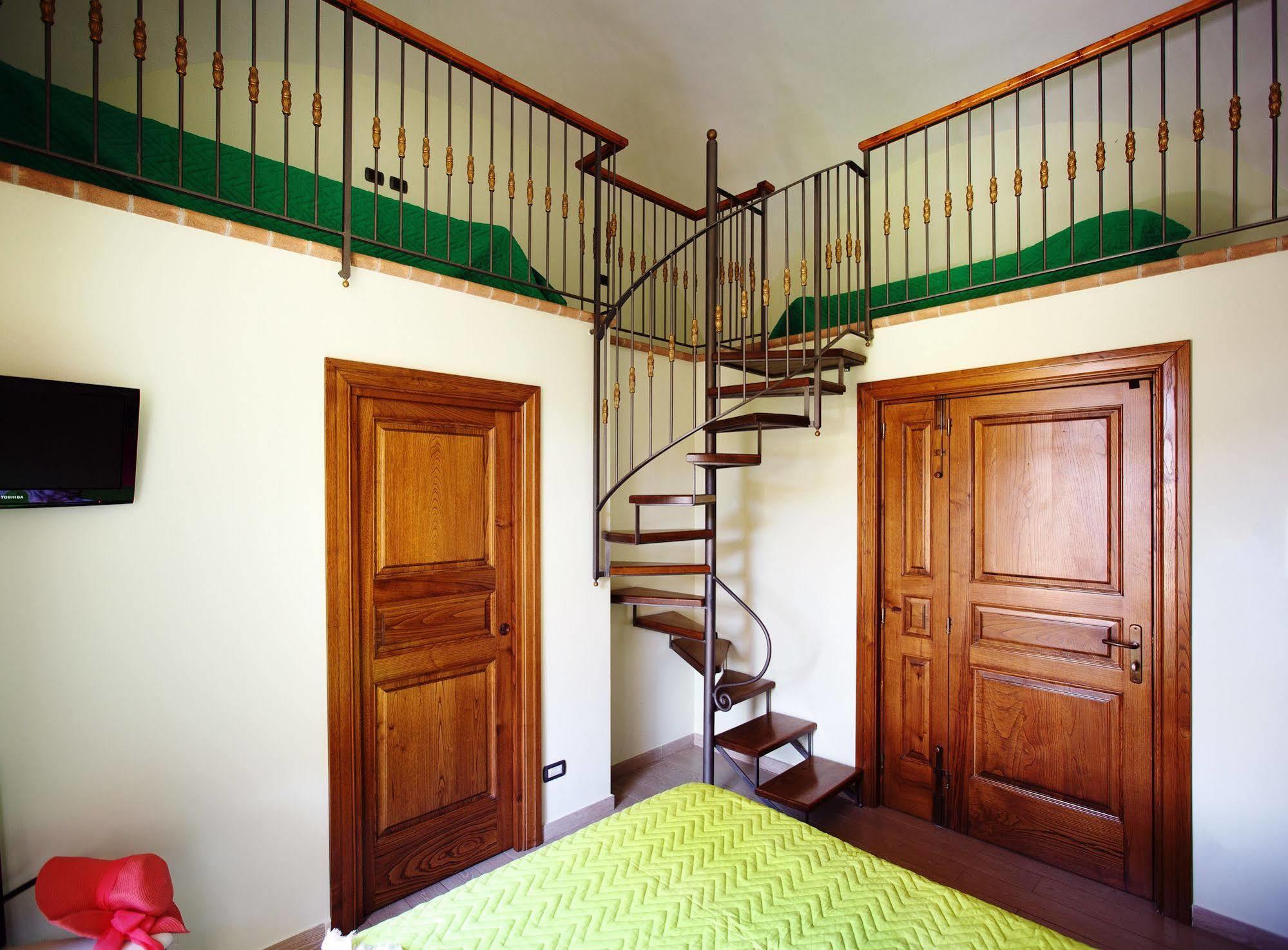 مبيت وإفطار ماسّا لوبْرينسِ Relais Il Pennino المظهر الخارجي الصورة